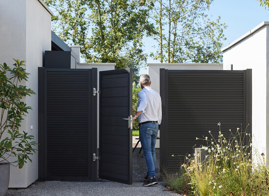 Tuinafsluiting in houtcomposiet